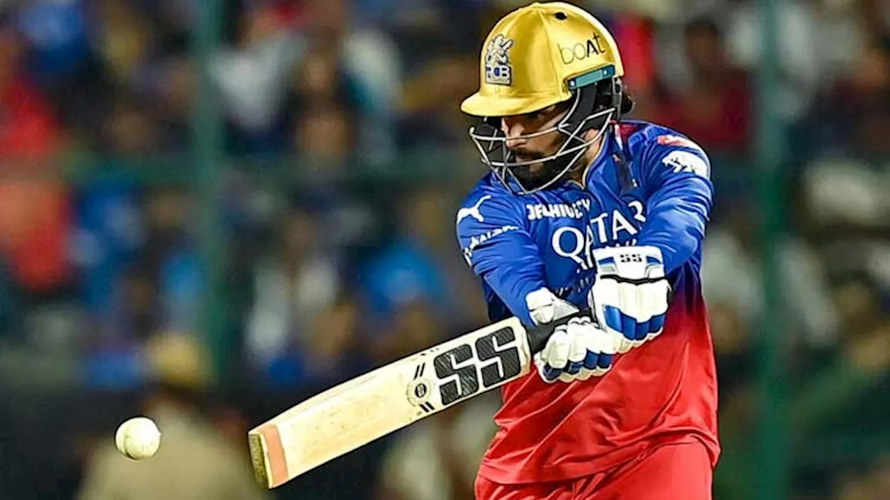 Bengaluru win five in row to keep IPL play-off hopes alive