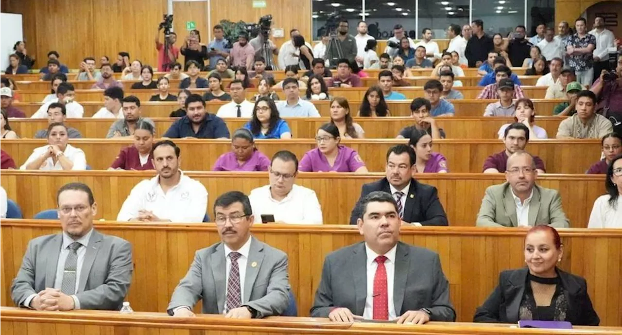 Alumnos de la Universidad Autónoma de Tamaulipas sostienen encuentro con candidatos al Senado