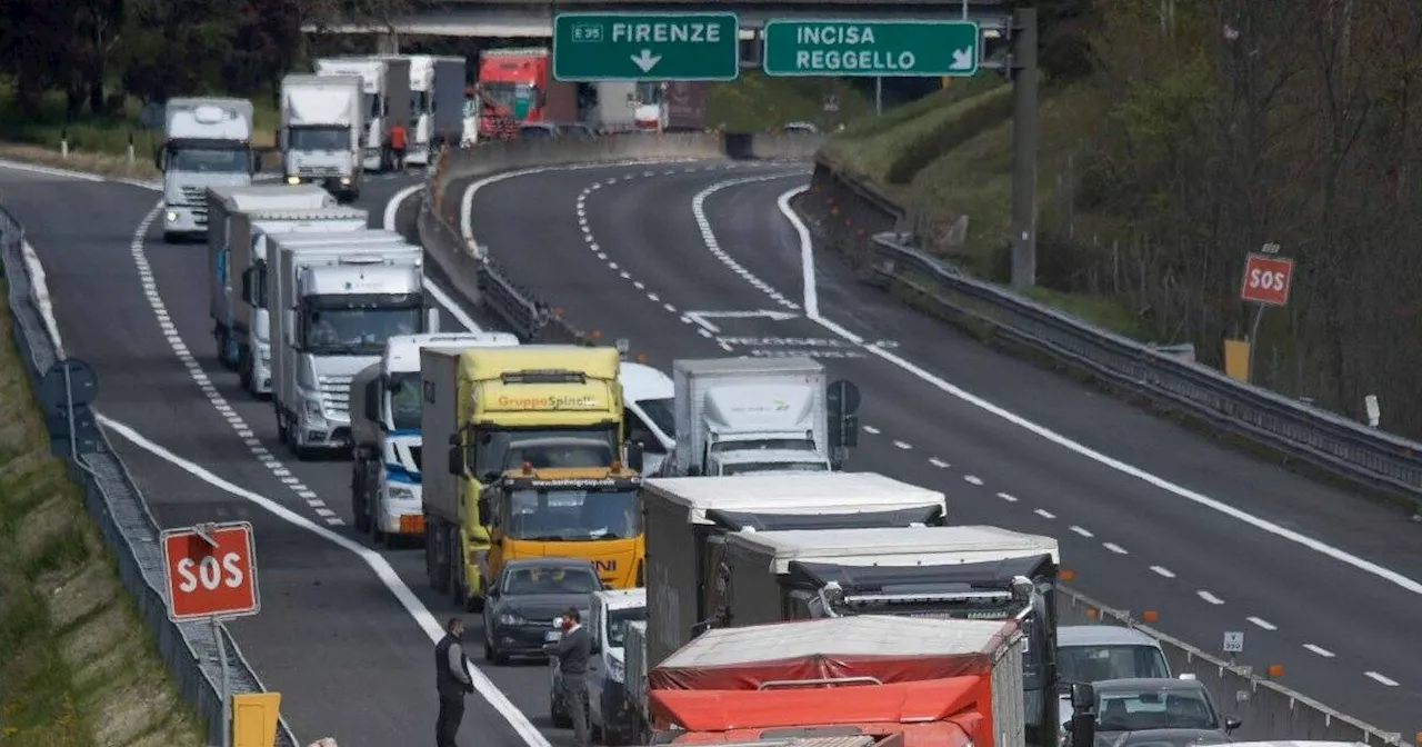 Stretta sull’inquinamento dei camion: via libera dall’Unione europea, l’Italia (con Polonia…