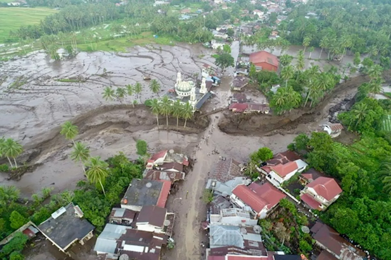 Almeno 41 morti nelle alluvioni e nelle colate di lava fredda in Indonesia