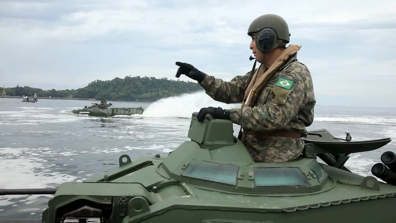 Conheça o blindado da Marinha enviado para atuar no Rio Grande do Sul; vídeo