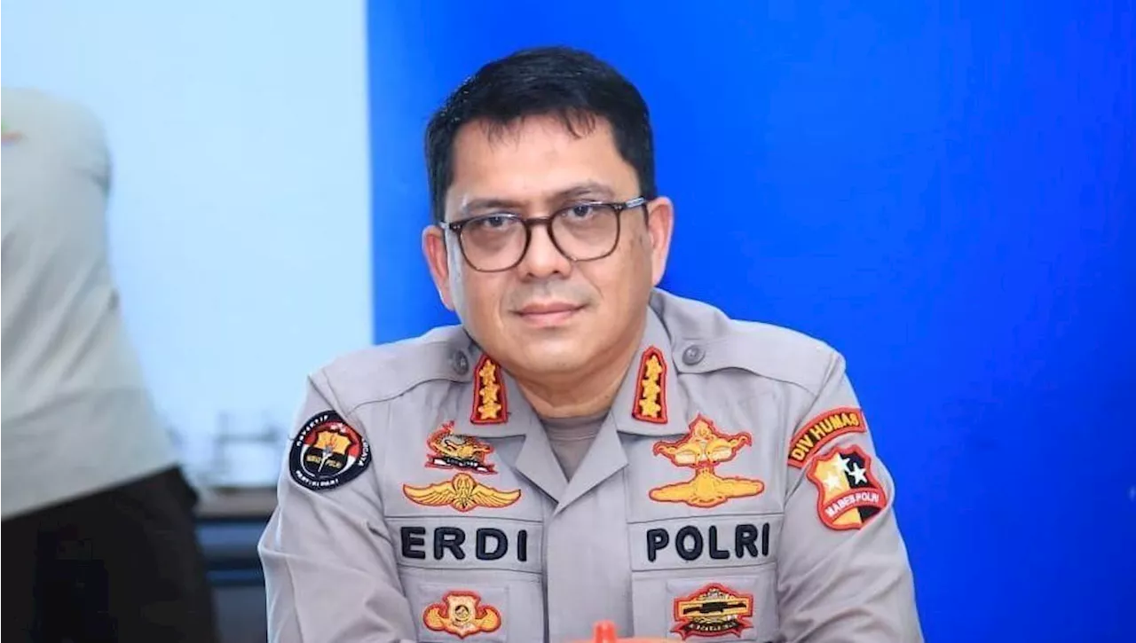 Polri Bantu Pulihkan Jalur Penghubung Padang-Bukittinggi