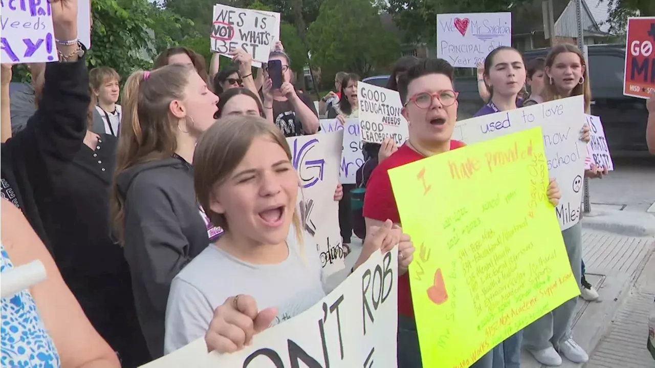 'Mike Miles is dumb': Hundreds of angry parents protest at HISD schools impacted by job cuts