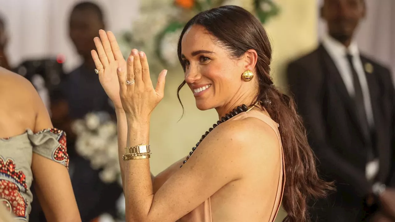 7 Gaya Meghan Markle di Nigeria, Salah Satu Gaunnya Dituduh Sindir Kerajaan Inggris