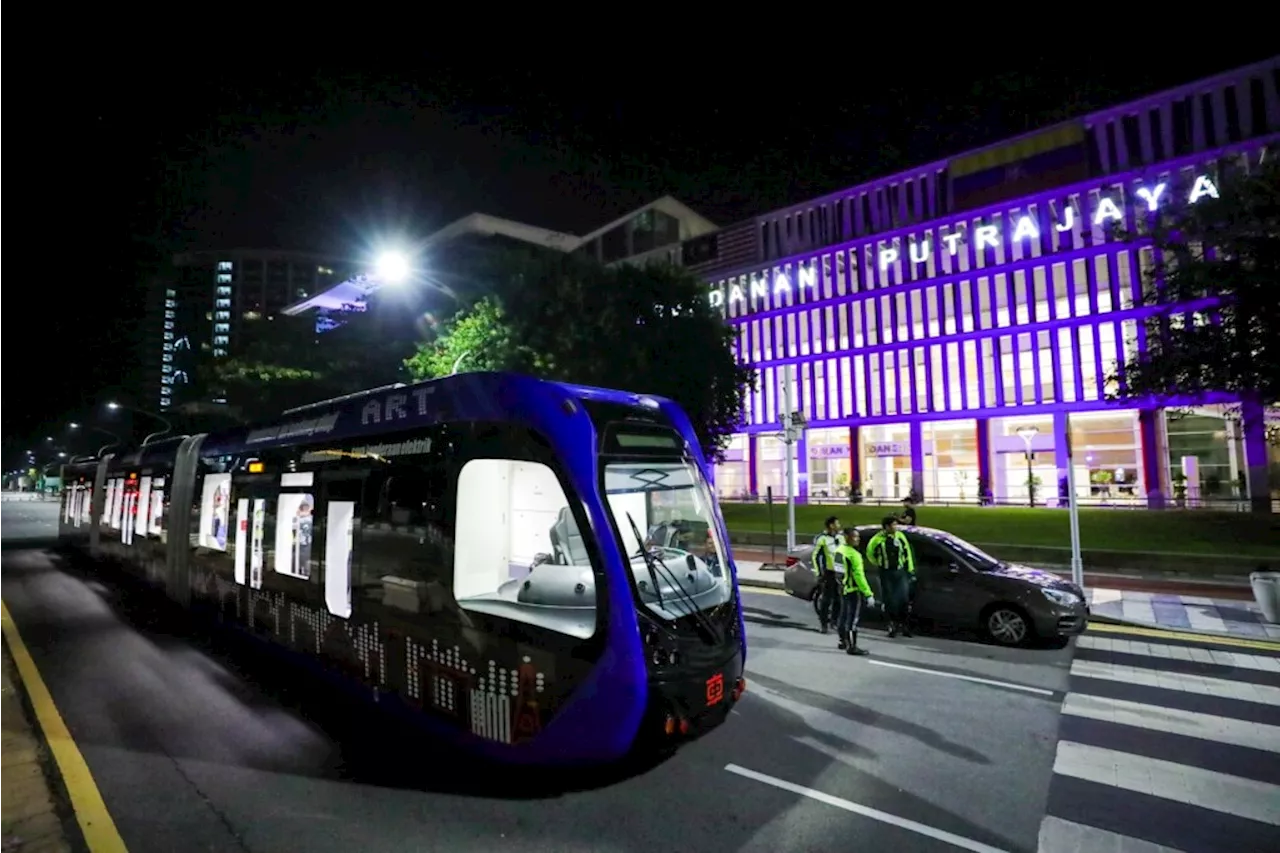 Putrajaya's Trackless Tram Opens For Free Public Trial