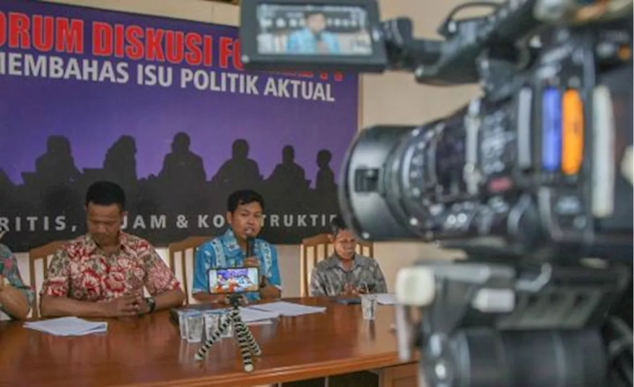 Formappi Evaluasi Kinerja DPR Selama Masa Sidang IV