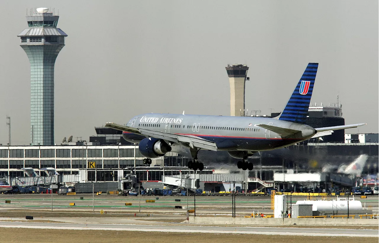 FAA issues ground stop for flights to O'Hare, Midway amid thunderstorms in Chicago area