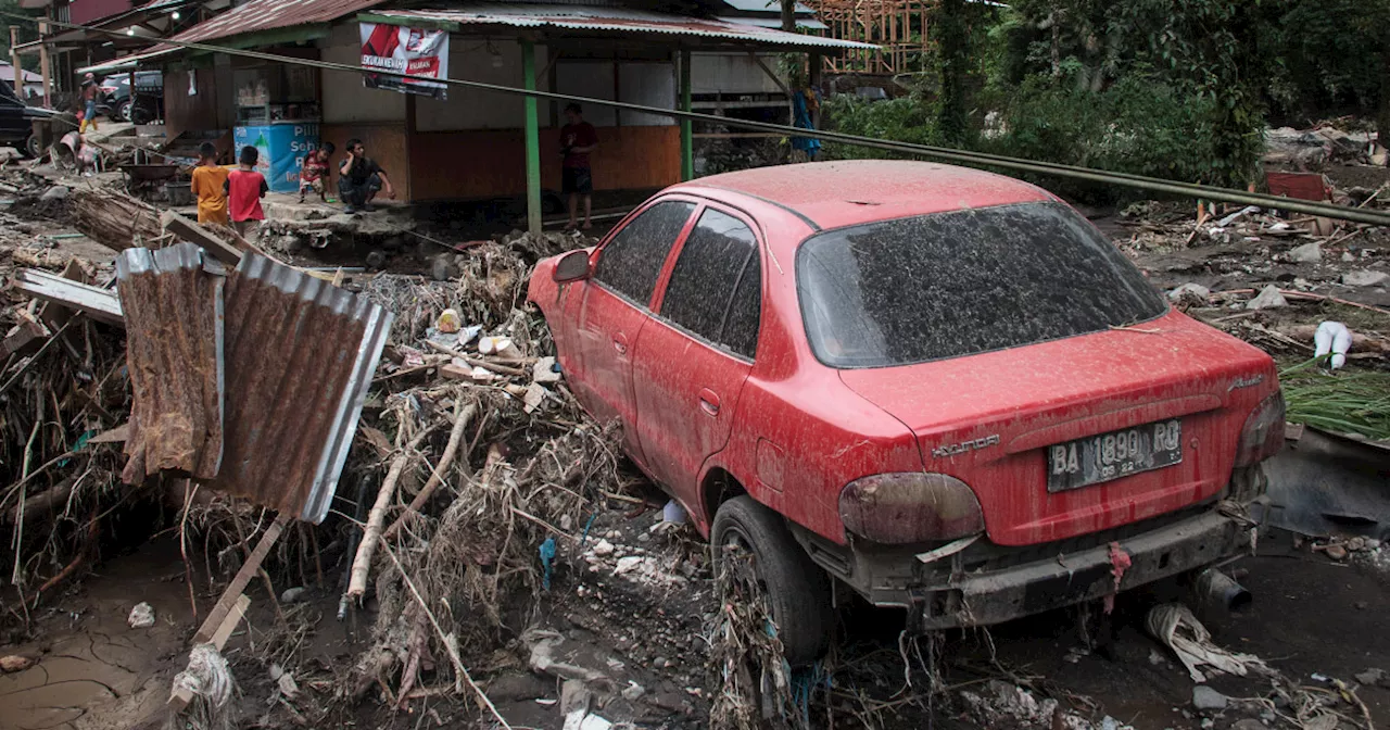 Floods kill 37 in Indonesia’s West Sumatra