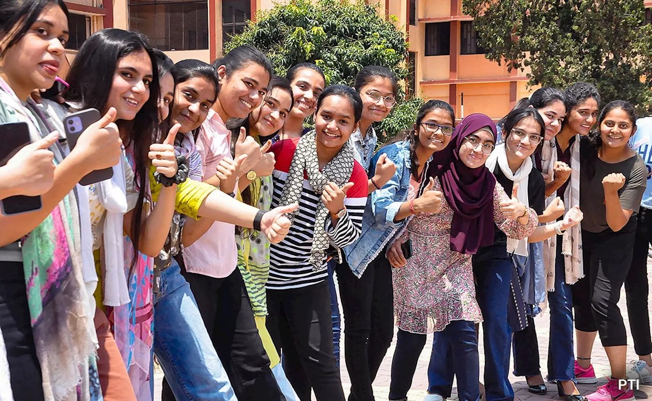 CBSE 12th Result LIVE: 87.98% बच्‍चे पास, गर्ल्‍स फिर फर्स्‍ट, कैसे देखें रिजल्‍ट, जानिए पूरा डिटेल