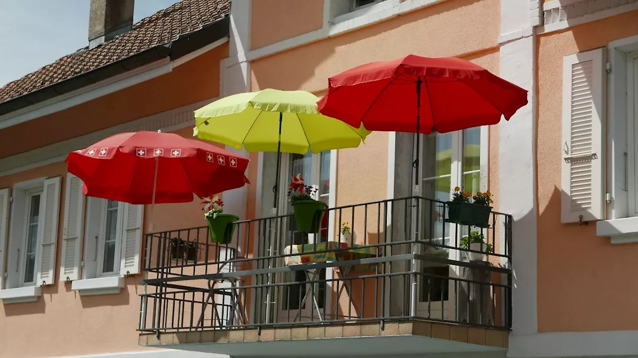 Sonnenschirm, Markise und Co.: Sonnenschutz für den Balkon: Die besten Lösungen