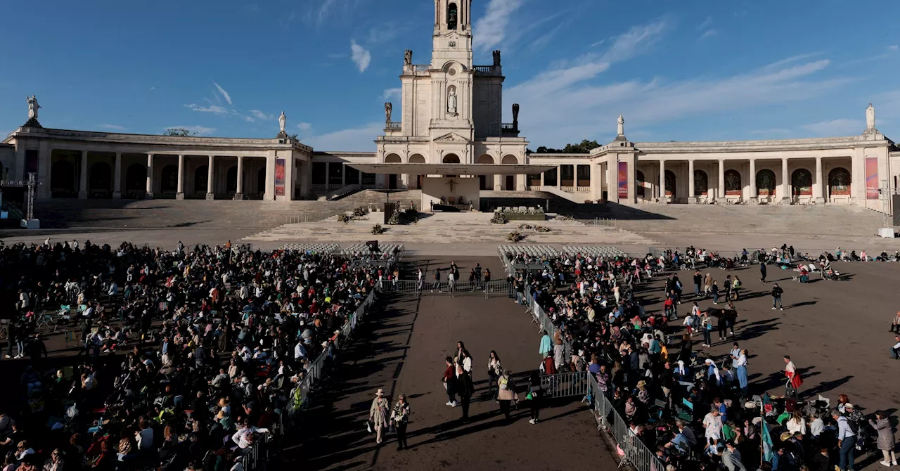 Faithful descend on Portugal's Fatima to pray for peace as wars rage