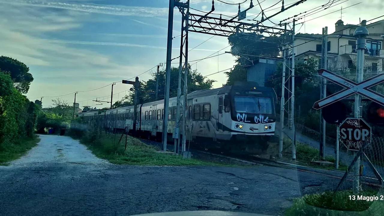 Ferrovia Roma Nord, lunedì da incubo per i pendolari: in un'ora è passato un solo treno