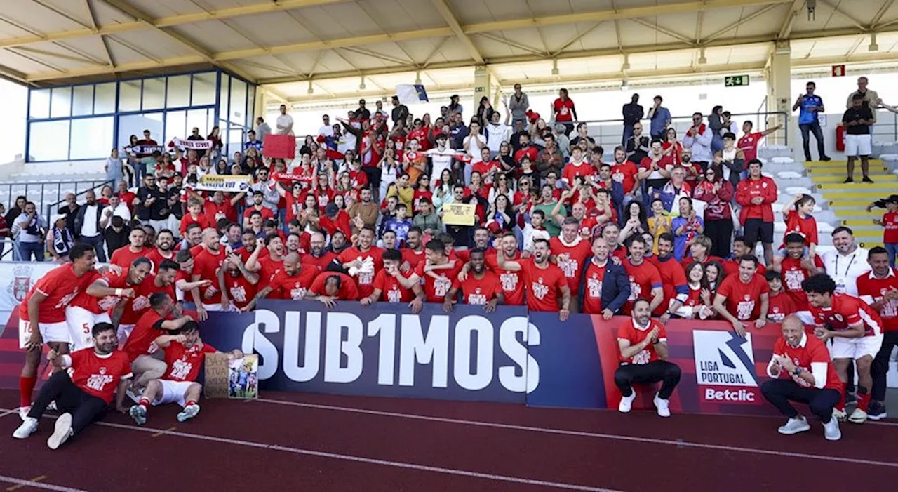 Santa Clara recebido em festa em Ponta Delgada