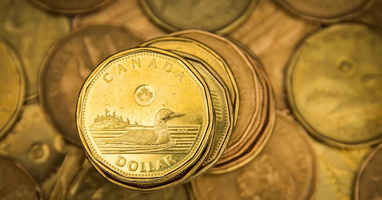 Canadian dollar weakens, benchmark yield slips