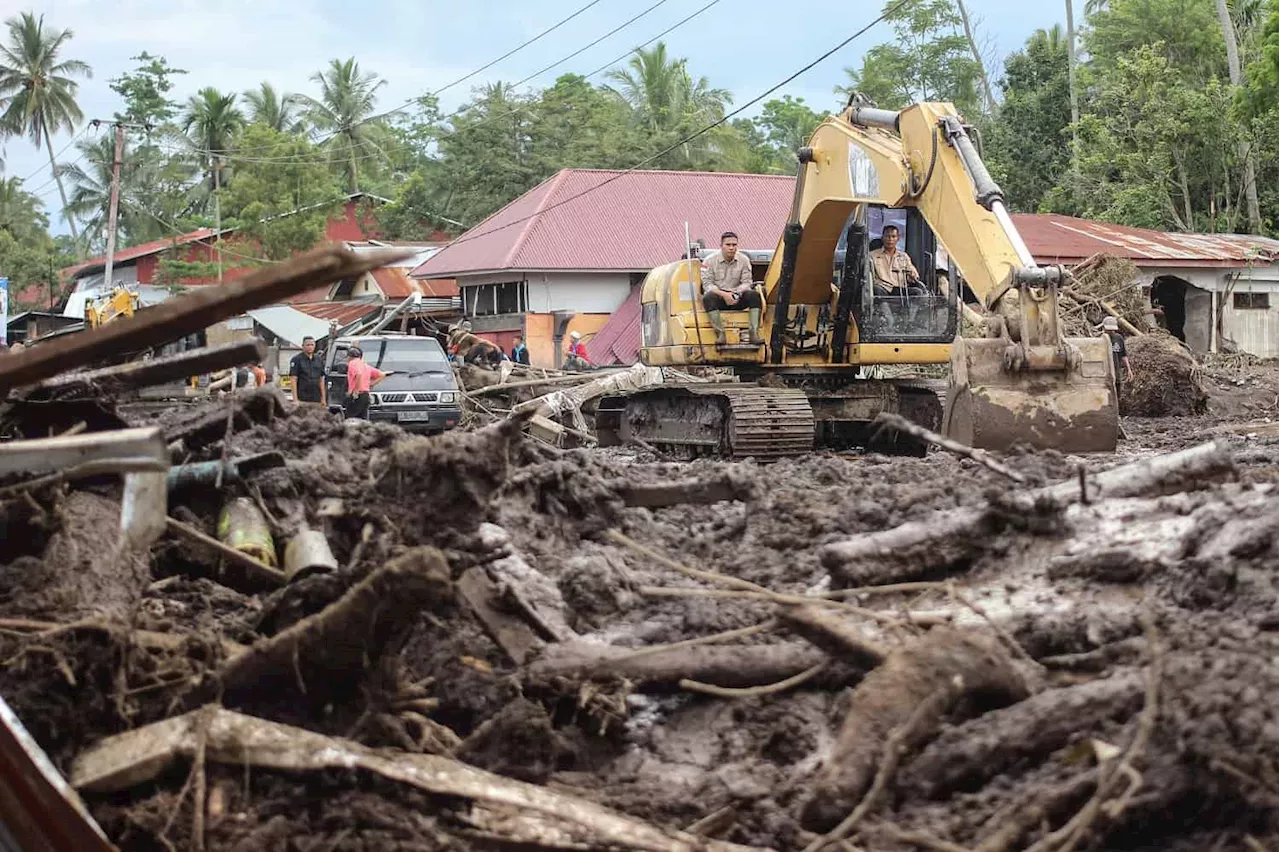 Indonesia flood death toll rises to 44 with 15 missing