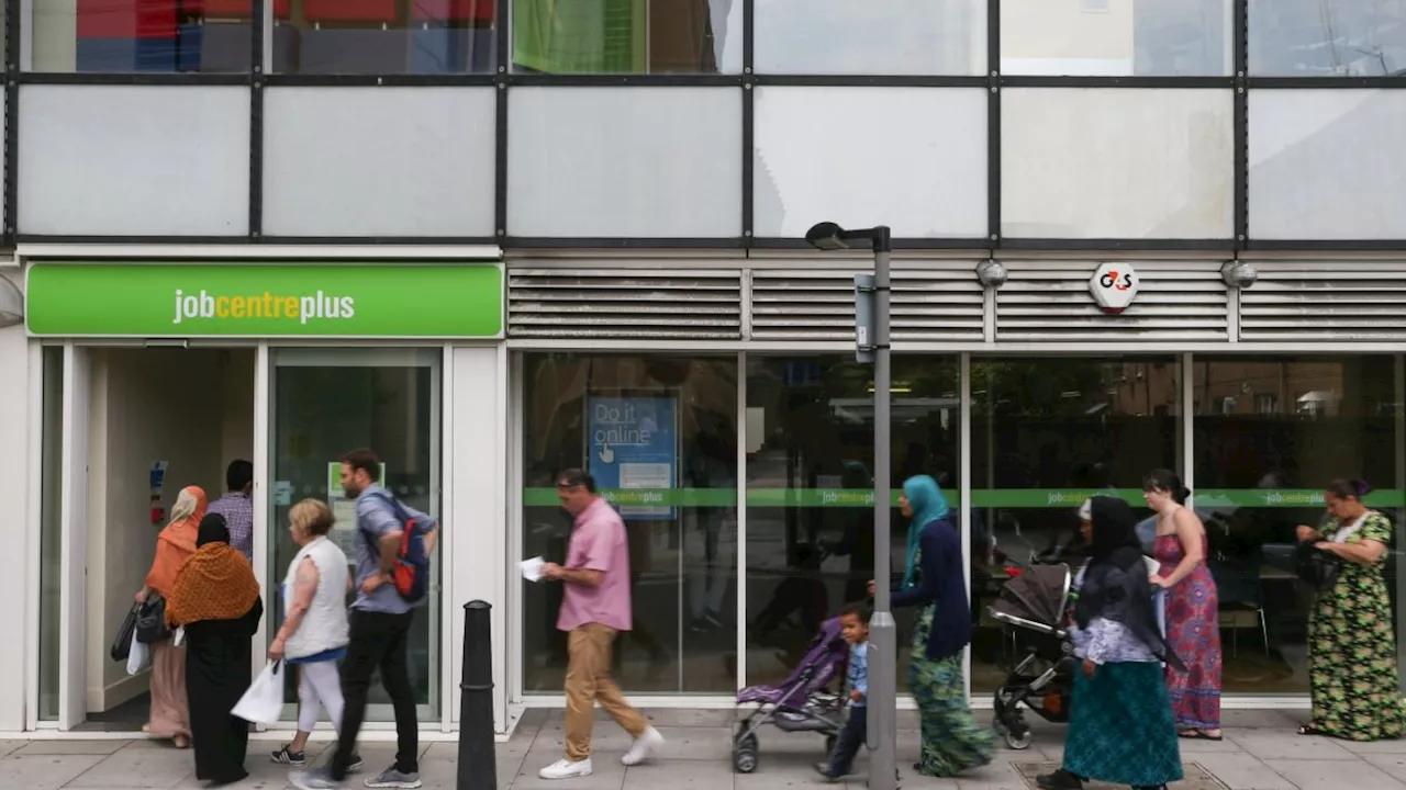 Universal credit changes affecting 180k part-time workers from today, explained