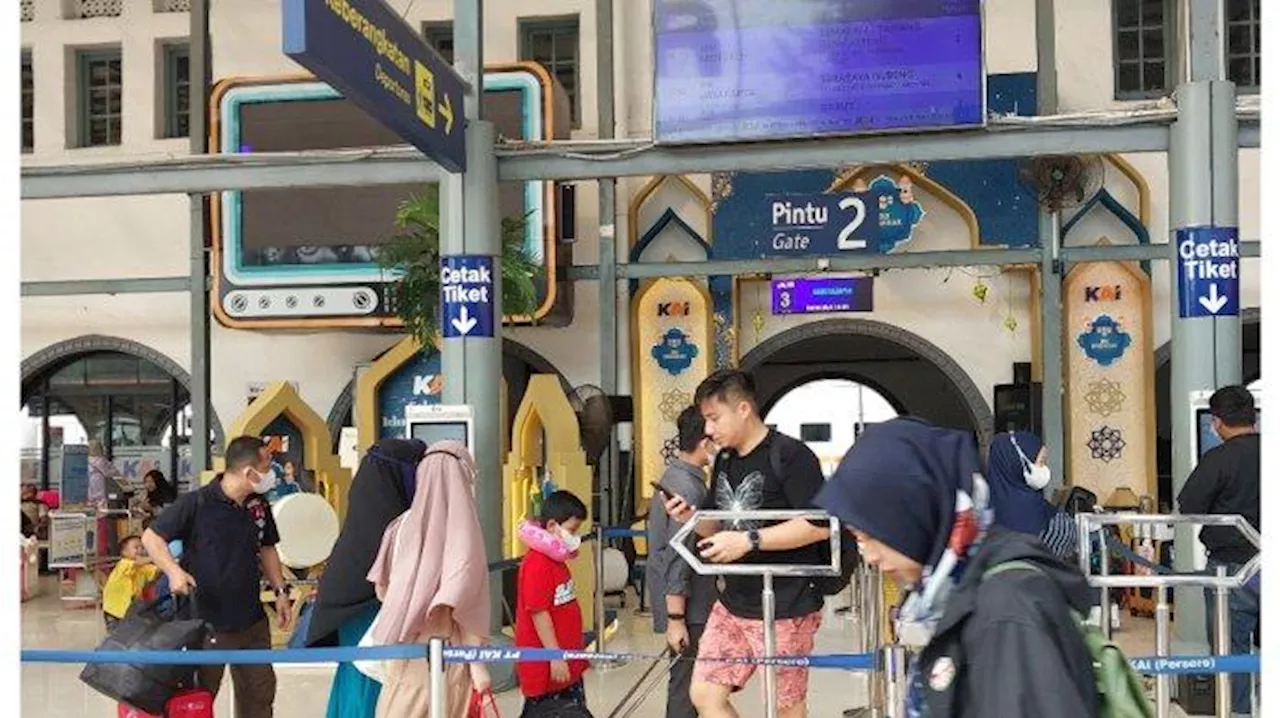 Long Weeekend, 119 Ribu Penumpang Kereta Berangkat dari Stasiun Pasar Senen dan Gambir