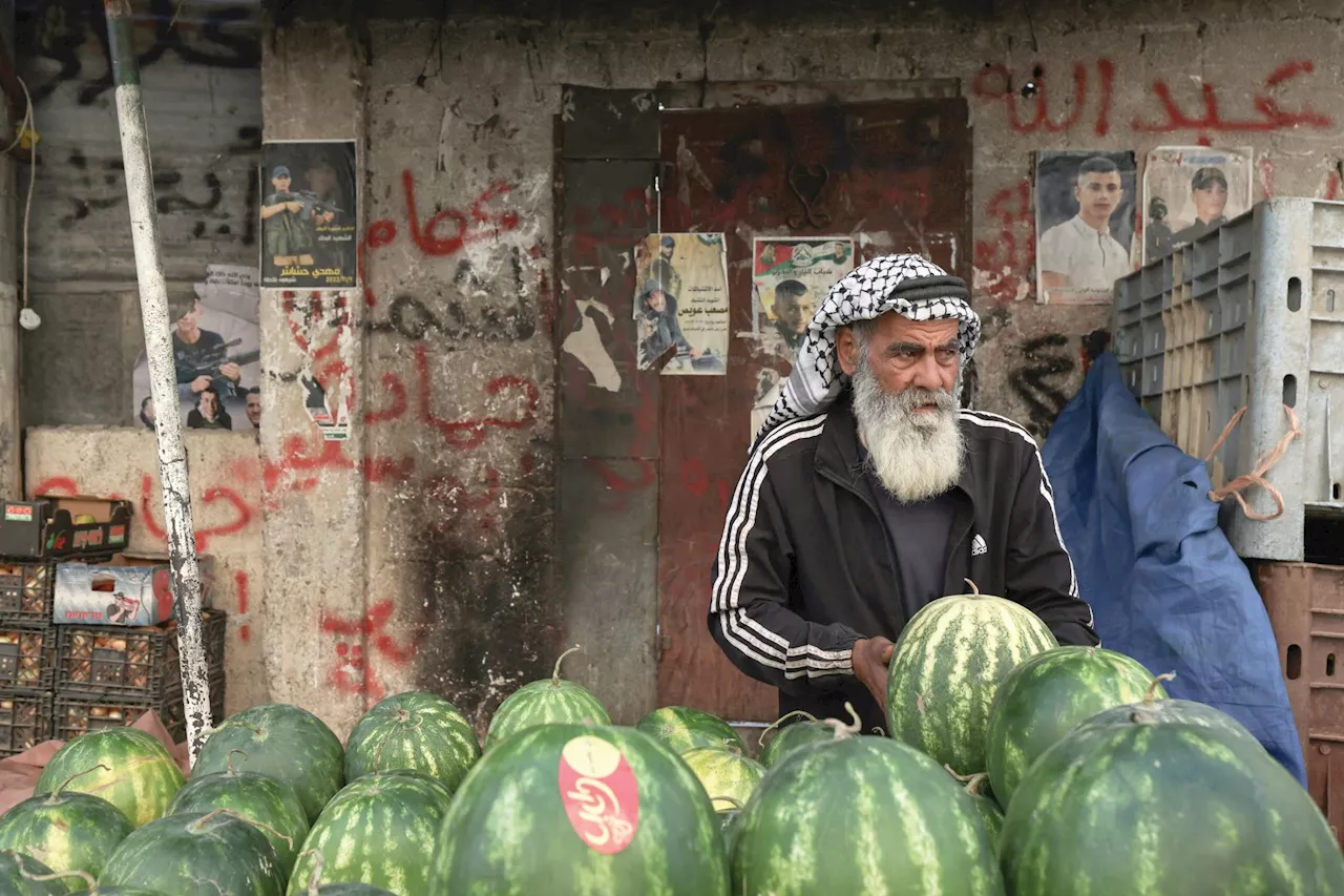 Israel beku gaji penjawat awam Palestin