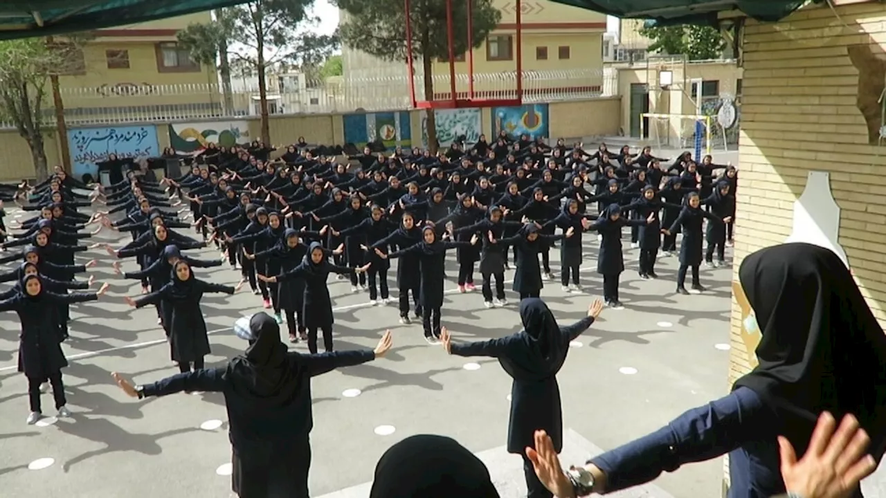 نرخ بالای ترک‌تحصیل دختران در ایران؛ حدود یک‌سوم دانش‌آموزان دختر به دبیرستان نمی‌روند