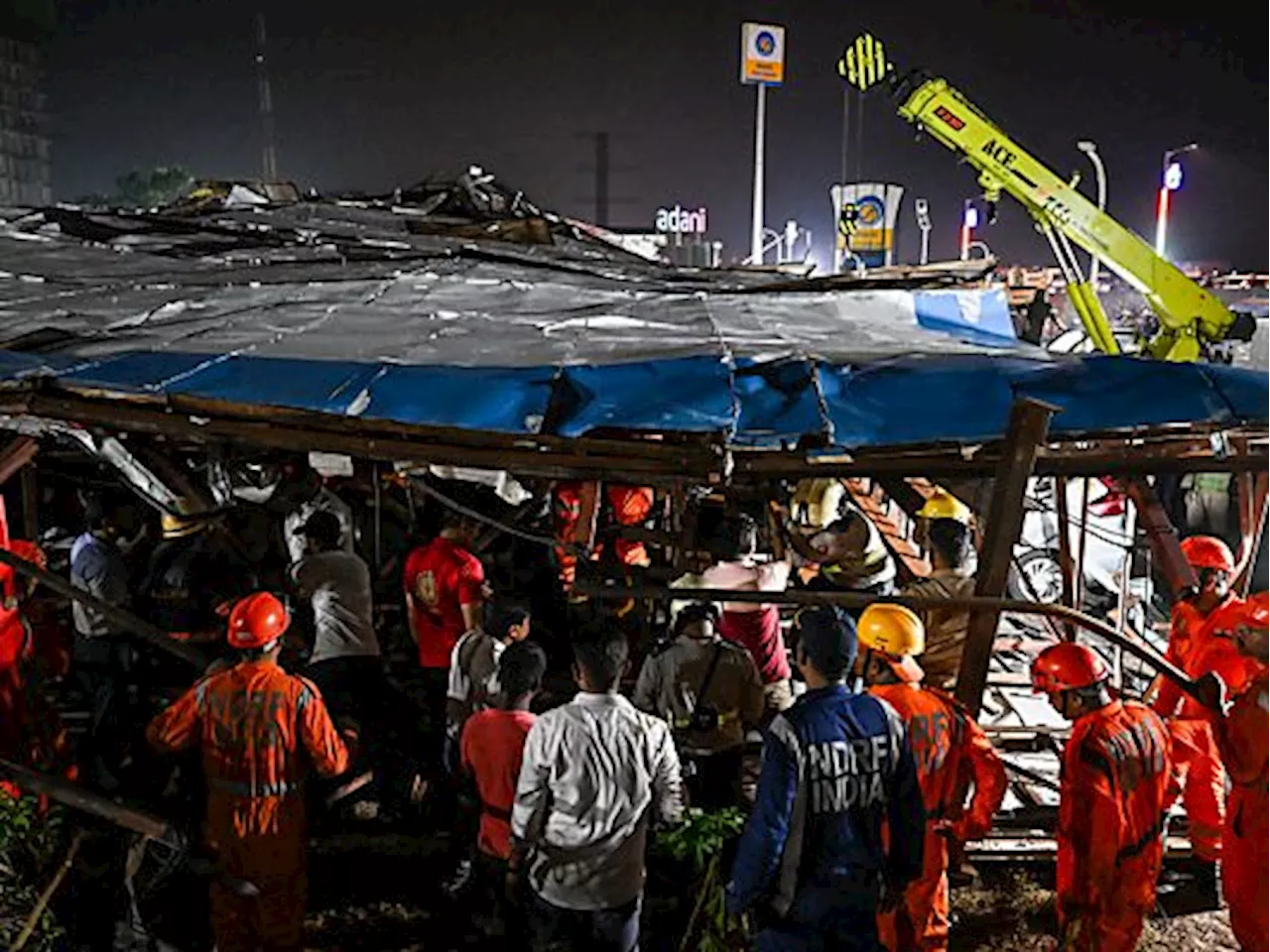 Acht Tote bei Absturz von Werbeschild in Mumbai