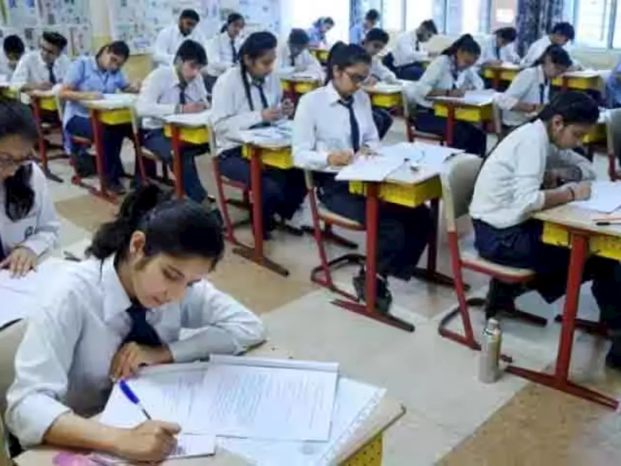 CBSE बोर्डाचा बारावीचा निकाल जाहीर, यंदाही मुलींनी मारली बाजी