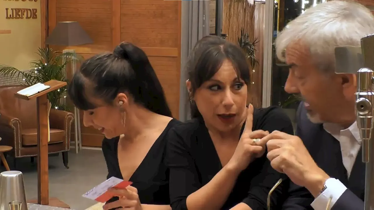 Carlos Sobera llama la atención a las gemelas Zapata en 'First Dates': 'No nos extralimitemos...'