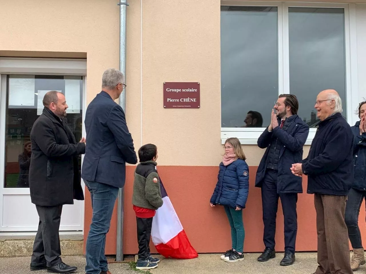 Le chanteur Pierre Chêne a donné son nom à l'école de Saint-Pierre-du-Bosguérard