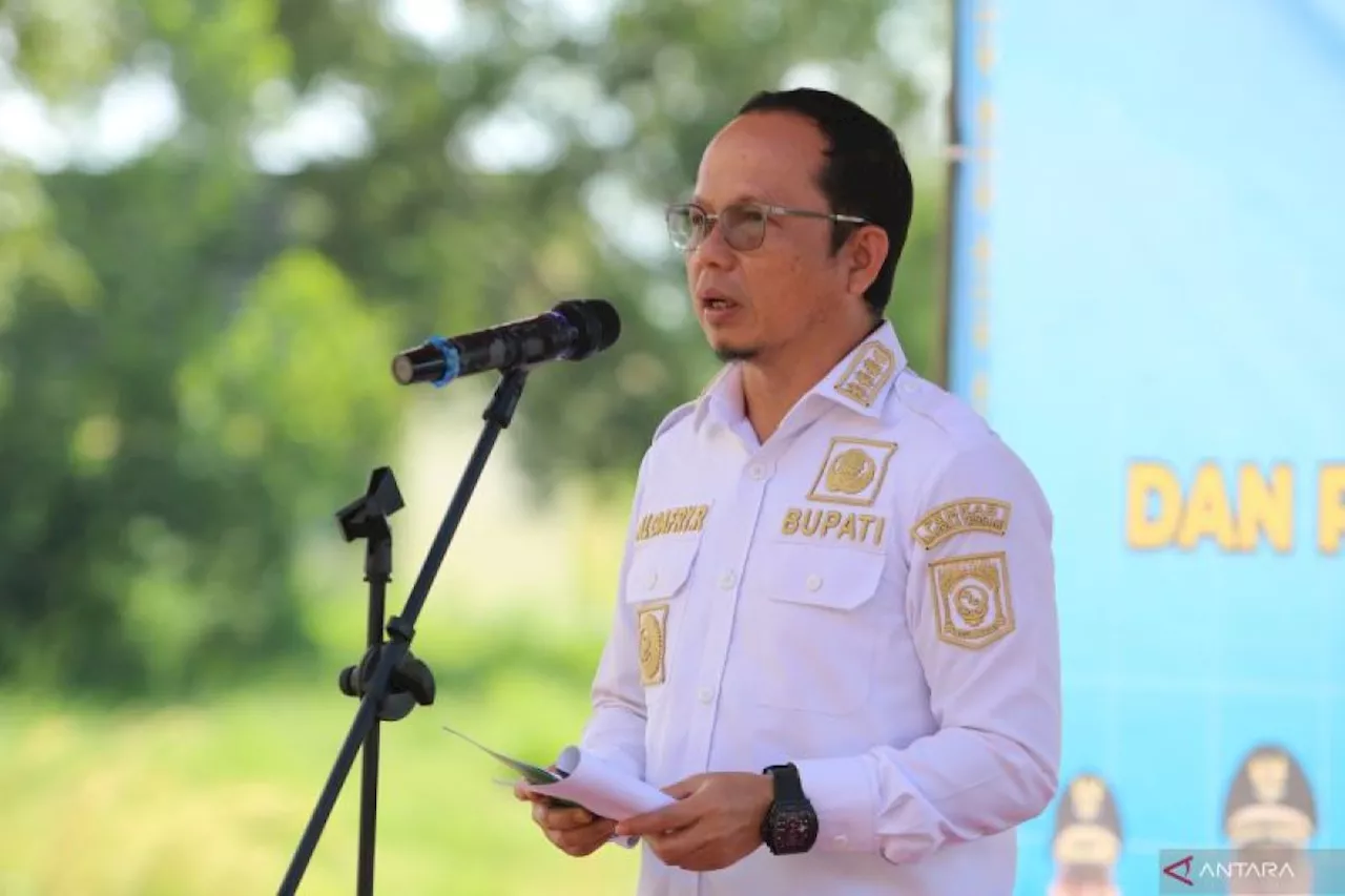 Bangka Tengah lestarikan tradisi 'taber laut'