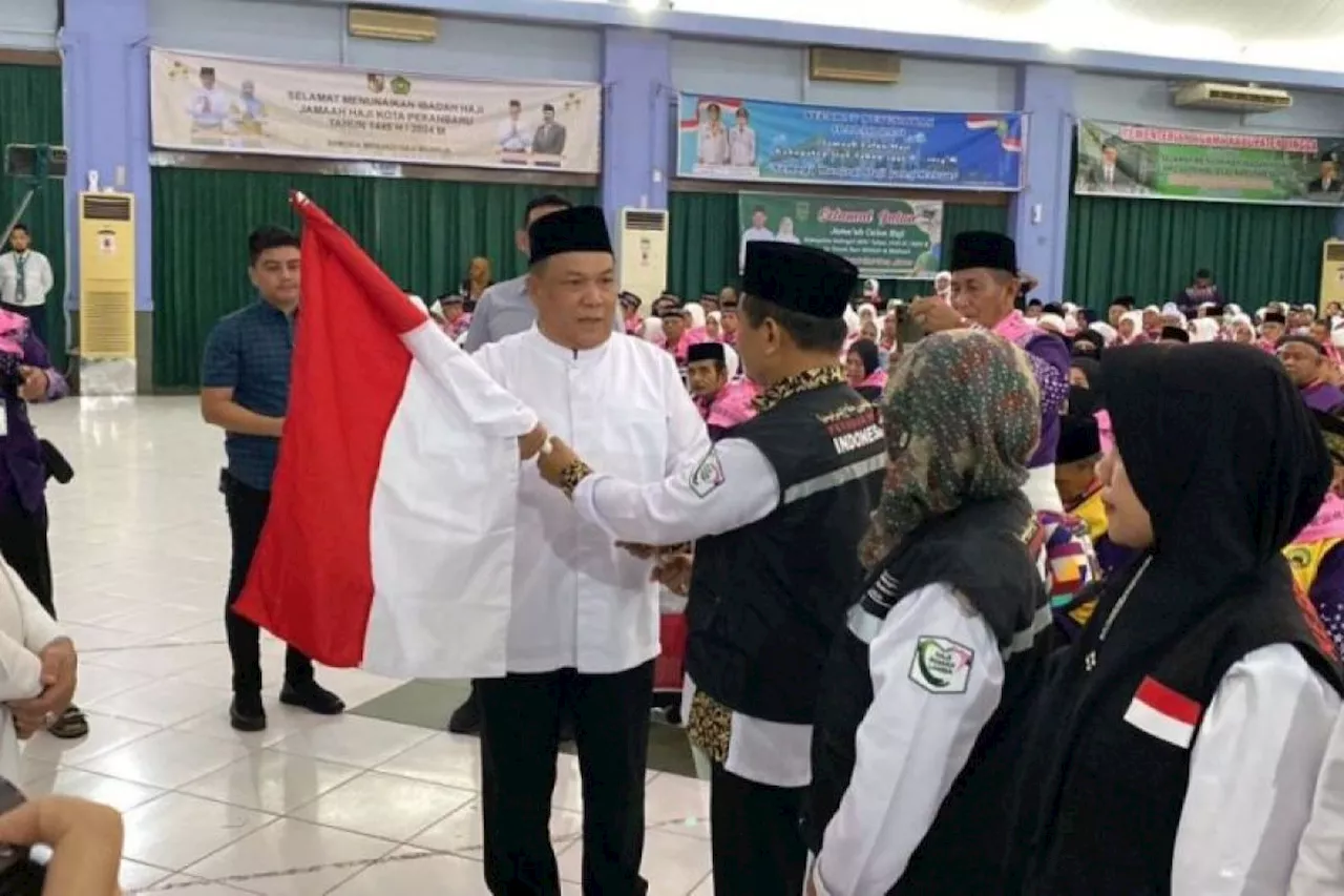 Penjabat Gubernur Riau lepas 449 CH pertama ke Madinah