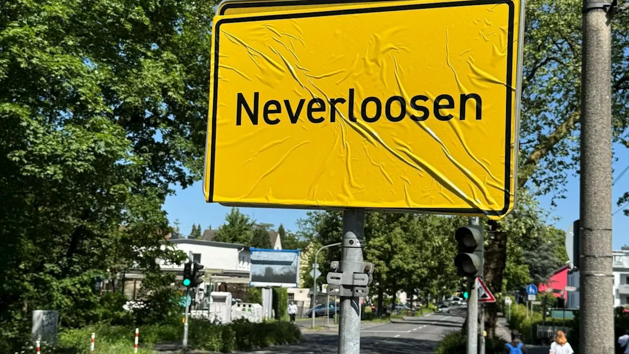 'Neverloosen': Ortschild von Leverkusen überklebt