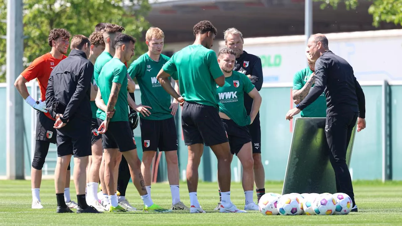 So stimmt Trainer Thorup die FCA-Spieler auf die Partie bei Bayer Leverkusen ein