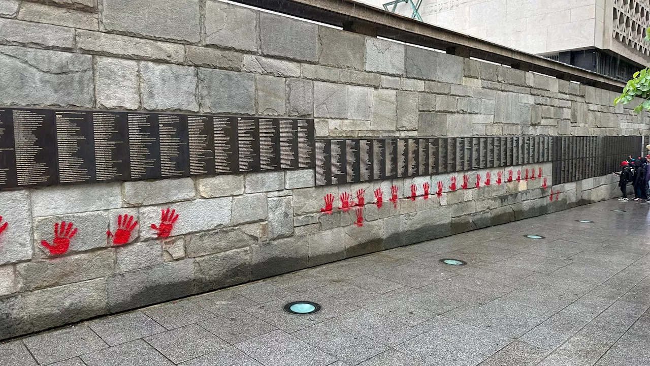 Paris: le Mur des Justes du mémorial de la Shoah vandalisé