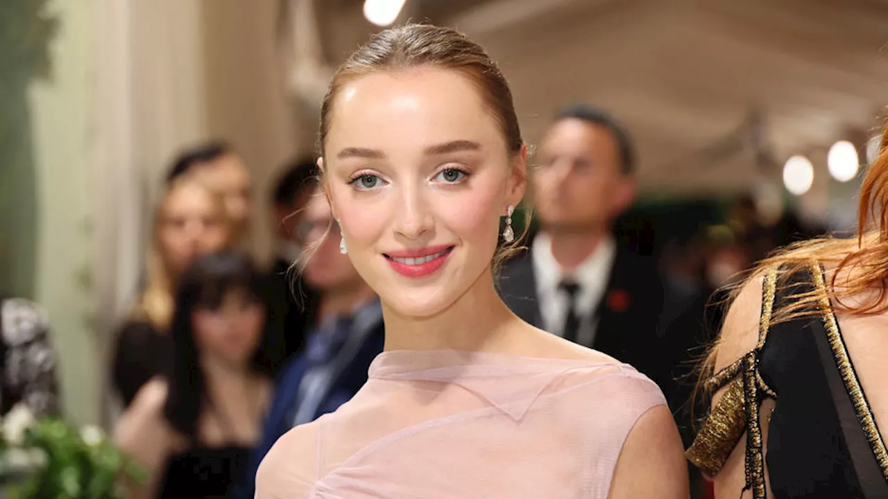 La chronique des Bridgerton : Phoebe Dynevor va tourner dans un film de requin cet été