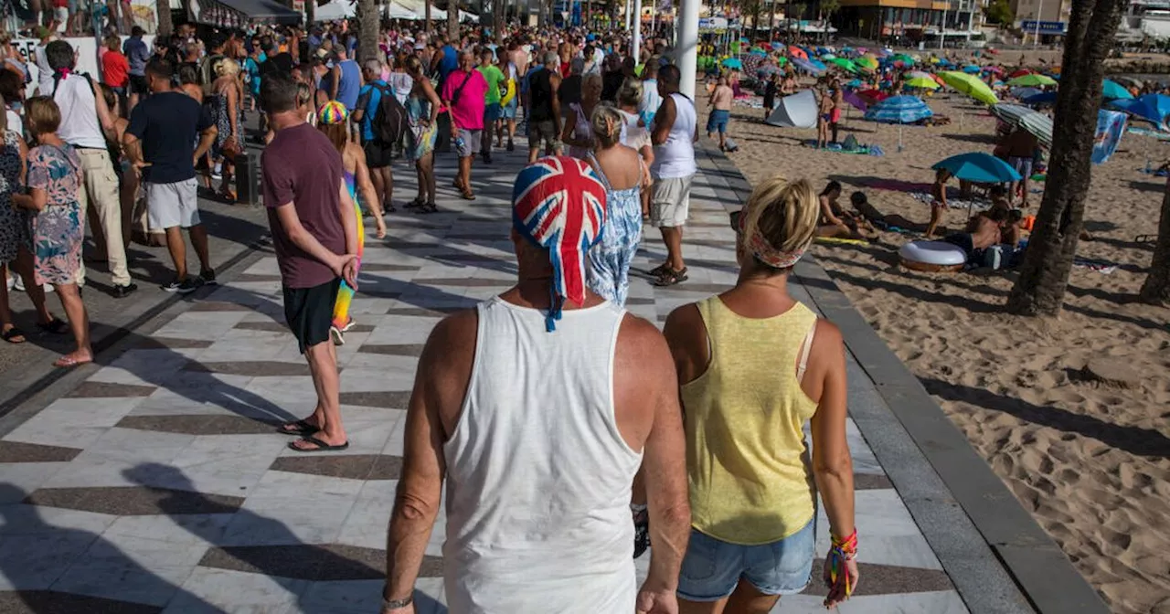 Spain travel warning as Brits face fines over dress code in public places