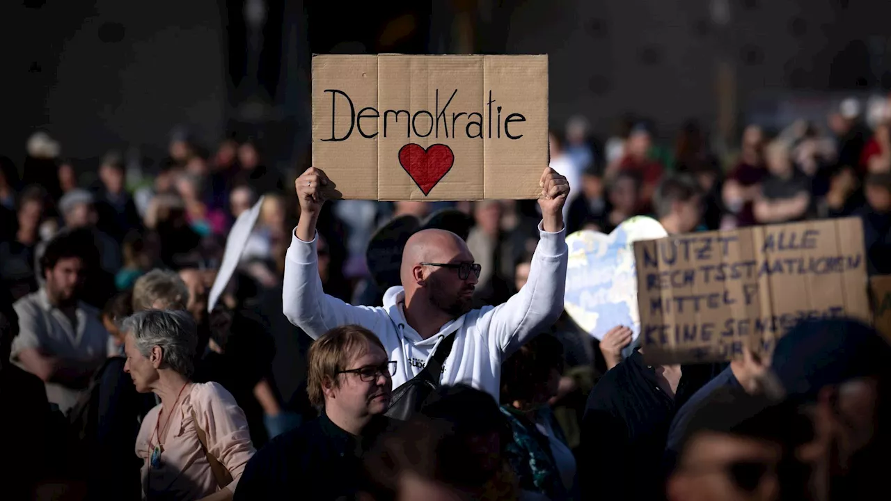 Grundgesetz wird 75: Ist die Verfassung modern genug?