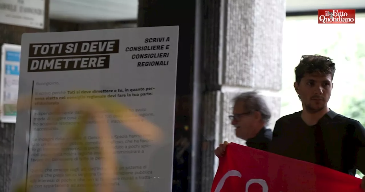 A Genova il primo Consiglio regionale senza Toti, proteste fuori dal palazzo: consegnate 8mila firme per…