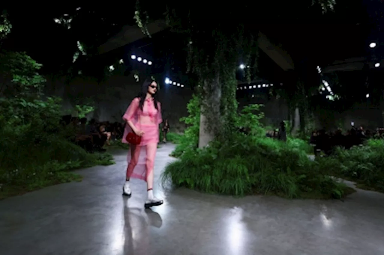 Gucci takes over London's Tate Modern for cruise line catwalk show