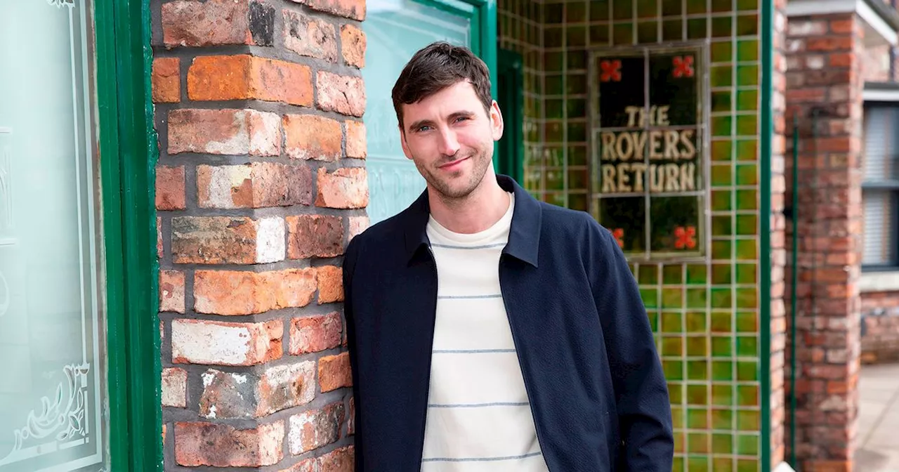 Corrie newcomer supported by Hollyoaks cast as he speaks out on Bernie son role