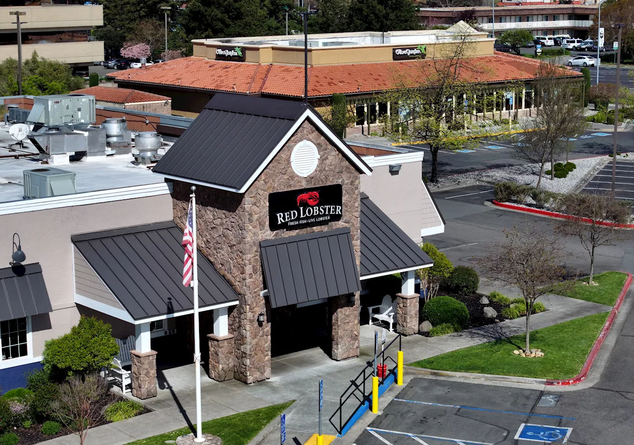 Red Lobster's Sudden Closing Sparks MAGA Backlash