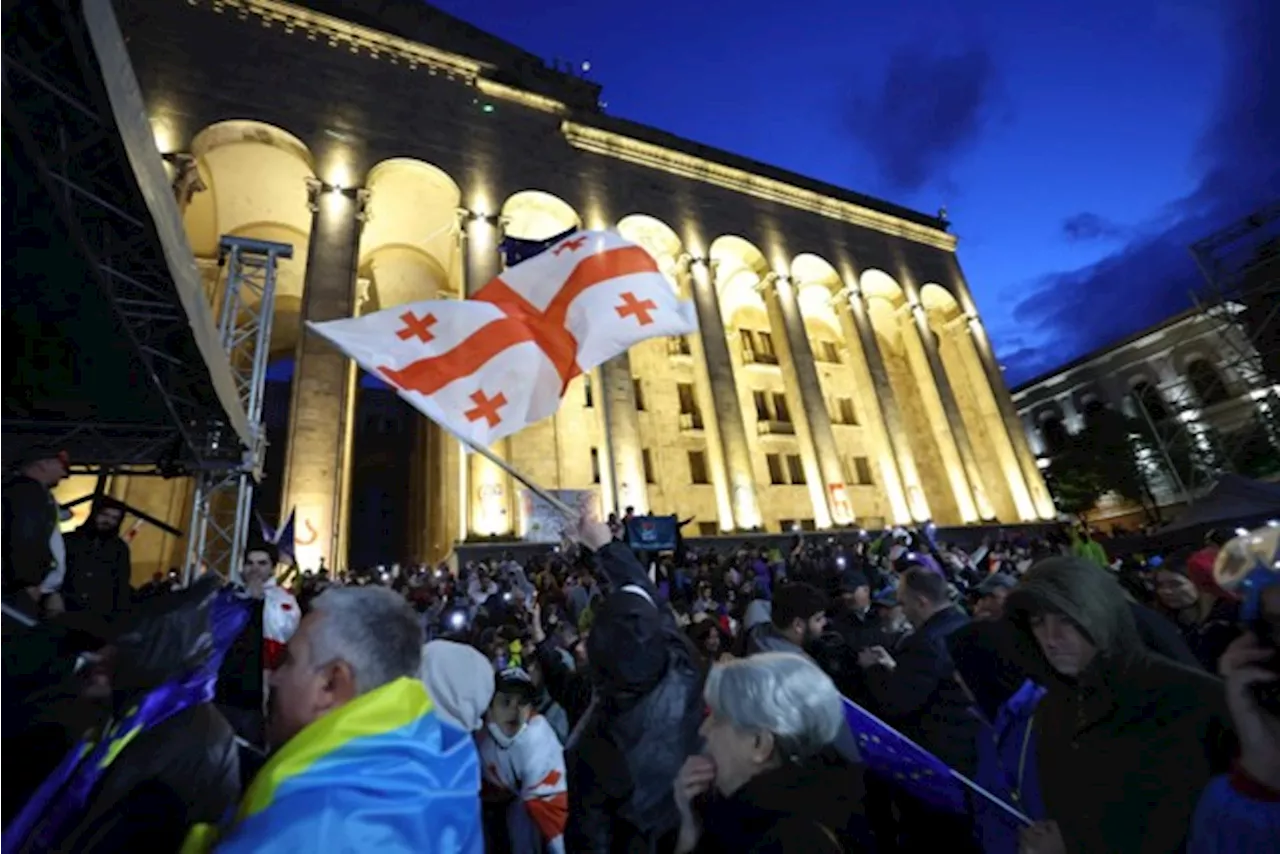 Duizenden manifestanten tegen ‘Russische wet’ in Georgië