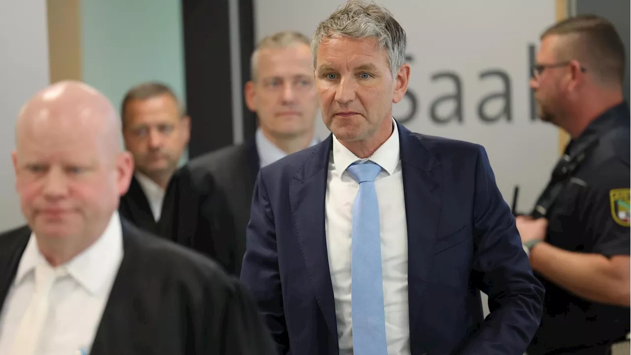 Germania, pronunciò uno slogan nazista: Hoecke (Afd) condannato a 13mila euro di multa