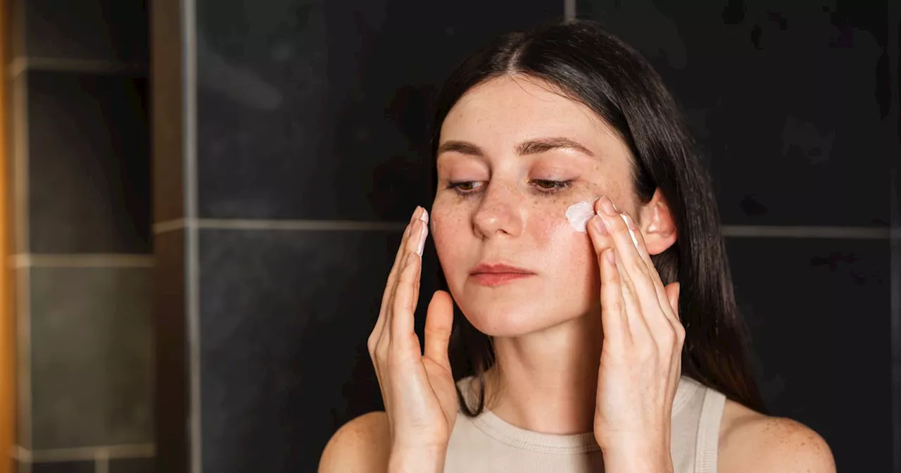 Soothing aloe sunscreen doesn’t breakout sensitive skin or separate your makeup