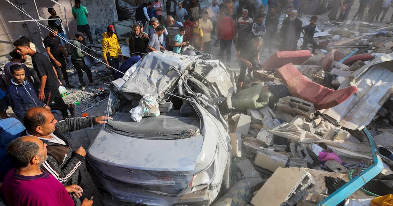 Israeli tanks push into Gaza's Rafah, as displaced civilians flee again