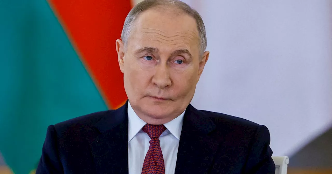 Putin signs decrees appointing government ministers