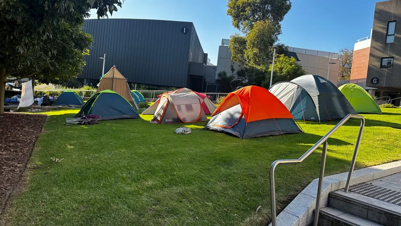 Frydenberg praises ‘principled’ Deakin University after it orders end to pro-Palestine camp