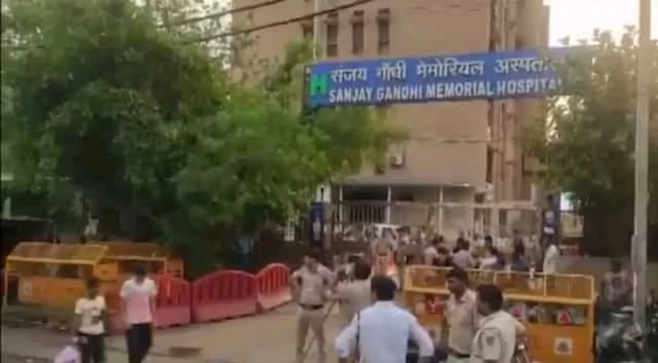 Several hospitals in Delhi receive bomb threats; special police squad called in for investigations