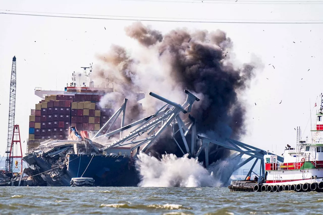 Vidéo. Un morceau du pont effondré de Baltimore détruit à l’explosif pour dégager le porte-conteneurs toujours encastré