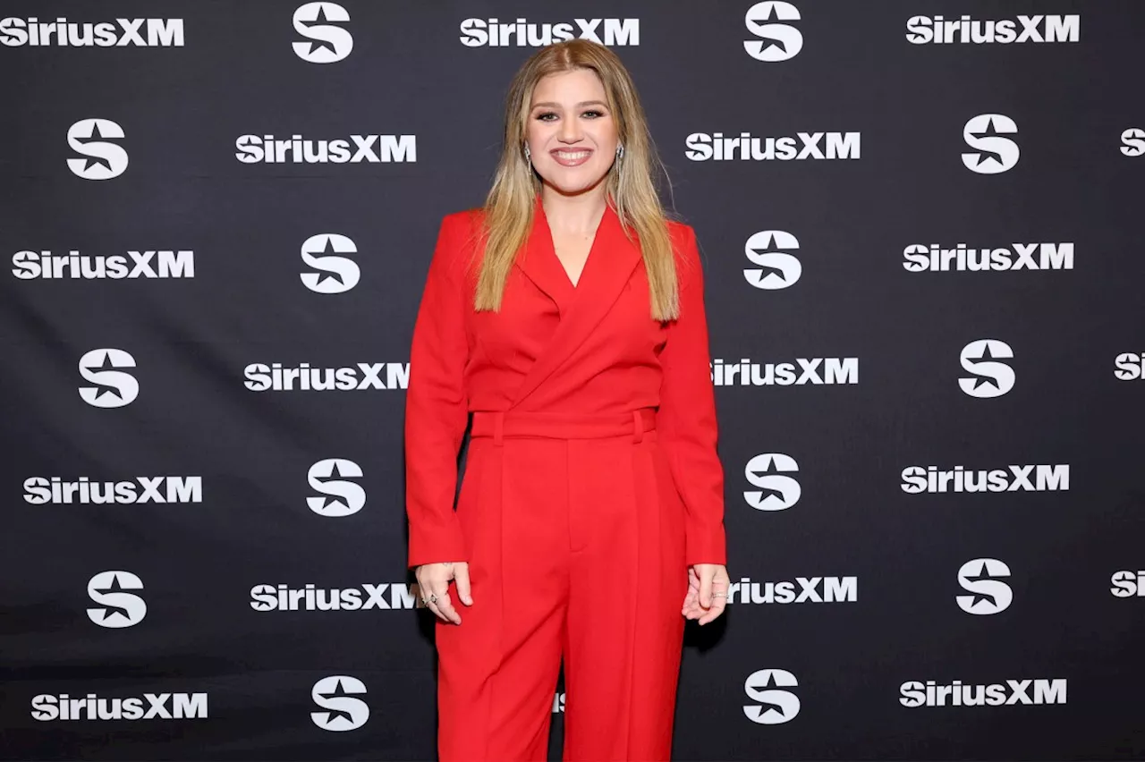 Kelly Clarkson Is Taking Medicine for Weight Loss, But Not Ozempic