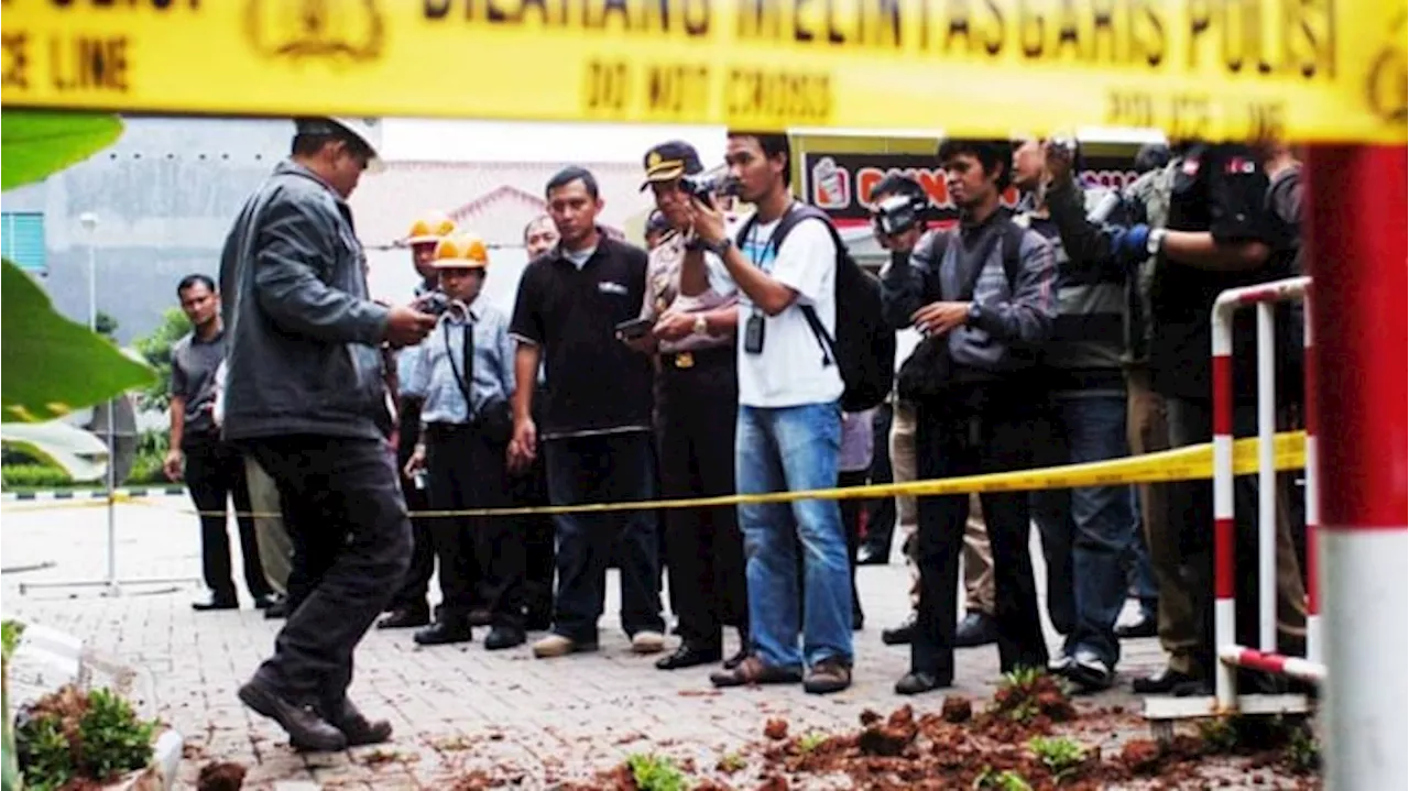 Pembunuh Mayat Dibungkus Sarung Santai Jualan di Warung Madura Usai Gorok Korban