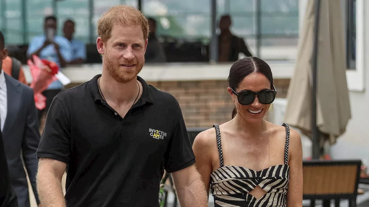 Meghan Markle setzt im Frühjahr 2024 überraschenderweise auf diese flachen Sandalen